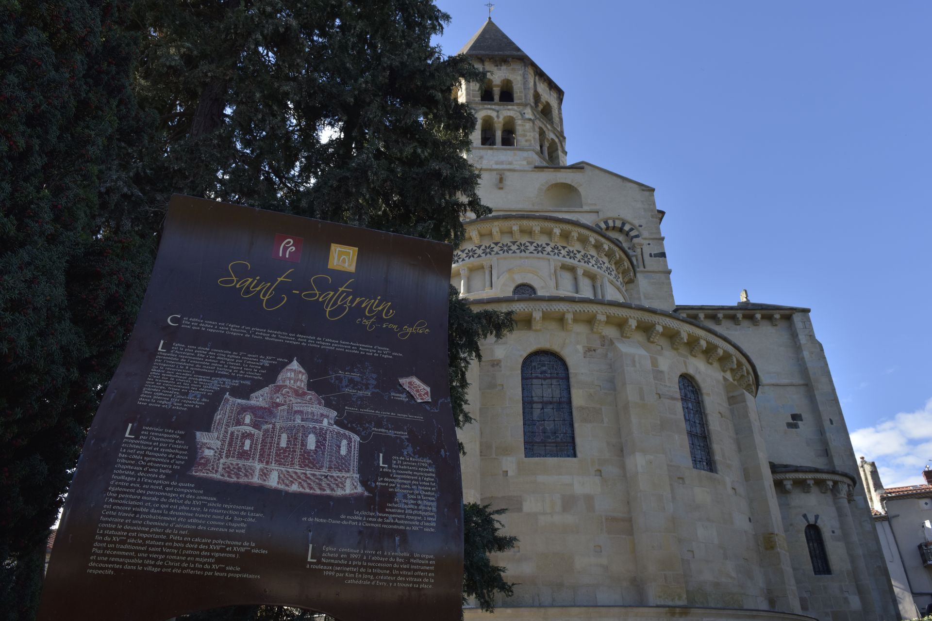 Saint Saturnin - église 003